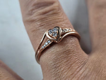 Load image into Gallery viewer, Womens Vintage Estate 10K Rose Gold Diamond Heart Ring 2.3g E3603
