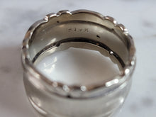 Load image into Gallery viewer, Womens Vintage Estate 14K White Gold Cigar Band Ring, 6.0g E3609
