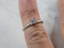 Load image into Gallery viewer, Womens Vintage Estate 14k White Gold Diamond Engagement Ring 1.8g  #E3613