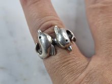 Load image into Gallery viewer, Womens Vintage Estate Sterling Silver Dolphins Ring 3.4g E3670