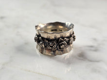 Load image into Gallery viewer, Womens Vintage Estate Sterling Silver Israel Floral Flower Band Ring 8.6g E3672