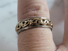 Load image into Gallery viewer, Womens Vintage Estate 14k Mixed Gold Wedding Band Ring 4.8g E3683