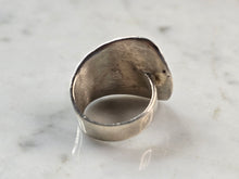 Load image into Gallery viewer, Womens Vintage Sterling Silver Southwestern Turquoise Ring 7.9g E3749