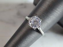 Load image into Gallery viewer, Womens Vintage Estate Sterling Silver CZ Ring 1.8g E3752
