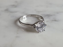 Load image into Gallery viewer, Womens Vintage Estate Sterling Silver CZ Ring 1.8g E3752