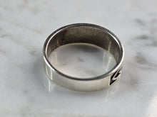 Load image into Gallery viewer, Mens Vintage Estate Sterling Silver WJ Celtic Eternity Knot Ring 4.3g E3755