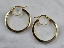 Load image into Gallery viewer, Womens 14K Yellow Gold CZ Hoop Earrings, 3.0g E3765
