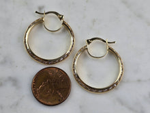 Load image into Gallery viewer, Womens 14K Yellow Gold CZ Hoop Earrings, 3.0g E3765