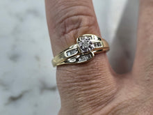 Load image into Gallery viewer, Womens Vintage Estate 10K Yellow Gold Ring Diamond Ring, 3.0g E3771