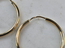 Load image into Gallery viewer, Pr Womens 14K Yellow Gold Hoop Earrings 1.8g E3782