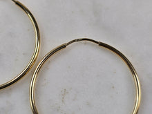 Load image into Gallery viewer, Pr Womens 14K Yellow Gold Hoop Earrings 1.0g E3783