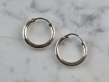 Load image into Gallery viewer, Womens Vintage Estate Sterling Silver Hoop Earrings 2.6g #E3808