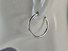 Load image into Gallery viewer, Womens Vintage Estate Sterling Silver Hoop Earrings 1.5g #E3812