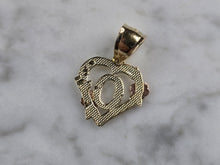 Load image into Gallery viewer, Womens 10K Yellow &amp; Rose Gold Initial Letter &quot; Q &quot;  Heart Pendant 0.9g E3825