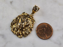 Load image into Gallery viewer, Mens Vintage Estate 10K Yellow Gold Lion Pendant 4.3g E3939