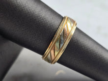 Load image into Gallery viewer, Womens Vintage Estate 14k Mixed Gold Artcarved Wedding Band Ring 5.2g E3941