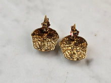 Load image into Gallery viewer, Womens Vintage Estate 10K Gold Medusa Head Stud Earrings 1.9g #E3945