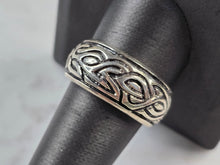 Load image into Gallery viewer, Mens Vintage Estate Sterling Silver Celtic Eternity Knot Ring 9.0g E3956