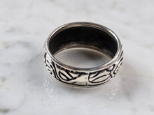 Load image into Gallery viewer, Mens Vintage Estate Sterling Silver Celtic Eternity Knot Ring 9.0g E3956