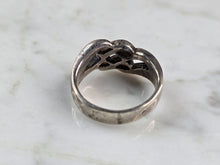 Load image into Gallery viewer, Womens Vintage Estate Sterling Silver Celtic Eternity Knot Ring 4.3g E3963
