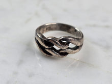 Load image into Gallery viewer, Womens Vintage Estate Sterling Silver Celtic Eternity Knot Ring 4.3g E3963