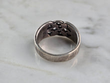 Load image into Gallery viewer, Womens Vintage Estate Sterling Silver Celtic Eternity Knot Ring 3.9g E3964