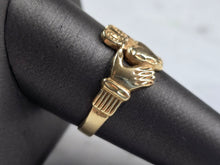 Load image into Gallery viewer, Mens Vintage Estate 14k Yellow Gold Irish Claddagh Ring 5.3g #E3983