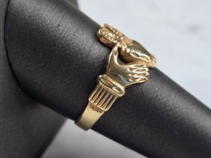 Mens Vintage Estate 14k Yellow Gold Irish Claddagh Ring 5.3g #E3983