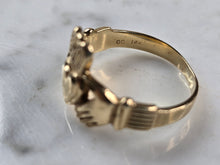 Load image into Gallery viewer, Mens Vintage Estate 14k Yellow Gold Irish Claddagh Ring 5.3g #E3983