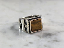 Load image into Gallery viewer, Mens Sterling Silver Modernist Tigers Eye Ring 9.3g E4005