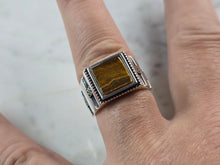 Load image into Gallery viewer, Mens Sterling Silver Modernist Tigers Eye Ring 9.3g E4005