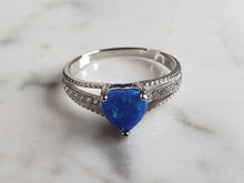 Load image into Gallery viewer, Womens Estate Sterling Silver Modernist Blue Opal Heart Ring 1.9g E4007