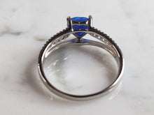 Load image into Gallery viewer, Womens Estate Sterling Silver Modernist Blue Opal Heart Ring 1.9g E4007