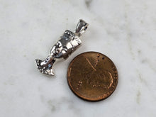 Load image into Gallery viewer, Womens Sterling Silver Queen Nefertiti Pendant Necklace 3.1g E4012