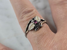 Load image into Gallery viewer, Womens Vintage Sterling Silver Amethyst Wheeler Black Hills Ring 3.6g E4016