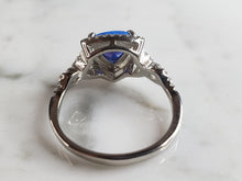 Load image into Gallery viewer, Womens Estate Sterling Silver Modernist Blue Opal Ring 2.9g E4022
