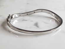 Load image into Gallery viewer, Womens Estate Sterling Silver Modernist Opal Bangle Bracelet 16.3g E4026