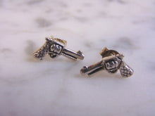 Load image into Gallery viewer, Womens Vintage Estate Sterling Silver Gun Pistol Earrings 1.4g E4036