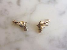 Load image into Gallery viewer, Womens Vintage Estate Sterling Silver Gun Pistol Earrings 1.4g E4036