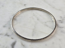 Load image into Gallery viewer, Womens Vintage Estate Sterling Silver Bangle Bracelet 12.2g E4087