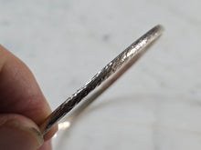 Load image into Gallery viewer, Womens Vintage Estate Sterling Silver Bangle Bracelet 12.2g E4087
