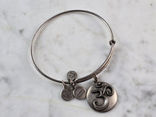 Load image into Gallery viewer, Womens Vintage Estate Alex &amp; Ani Om Symbol Charm Bracelet  E4096