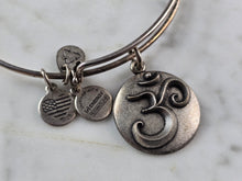 Load image into Gallery viewer, Womens Vintage Estate Alex &amp; Ani Om Symbol Charm Bracelet  E4096