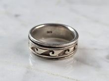 Load image into Gallery viewer, Mens Vintage Estate Sterling Silver Tsunami Wave Spinning Fidget Ring 9.9g E4102