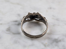 Load image into Gallery viewer, Womens Vintage Sterling Silver Holding Hands Friendship Ring 3.2g #E4104