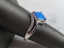 Load image into Gallery viewer, Womens Sterling Silver Modernist Blue Opal Ring 3.6g E4116