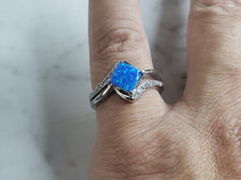 Load image into Gallery viewer, Womens Sterling Silver Modernist Blue Opal Ring 3.6g E4116