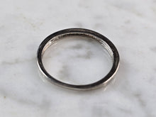 Load image into Gallery viewer, Womens Vintage Estate Sterling Silver CZ Ring 1.4g E4136