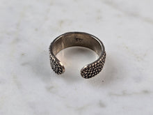 Load image into Gallery viewer, Womens Vintage Estate Sterling Silver "Happy" Toe Ring 1.5g, E4144