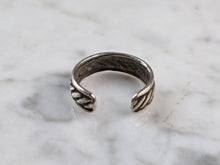 Load image into Gallery viewer, Womens Vintage Estate Sterling Silver Modernist Toe Ring 1.7g, E4146